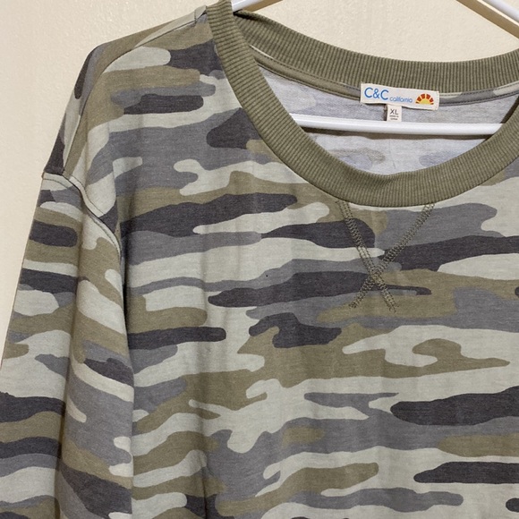 C&C California Women Camo Print Sweater Size XL - Picture 4 of 14
